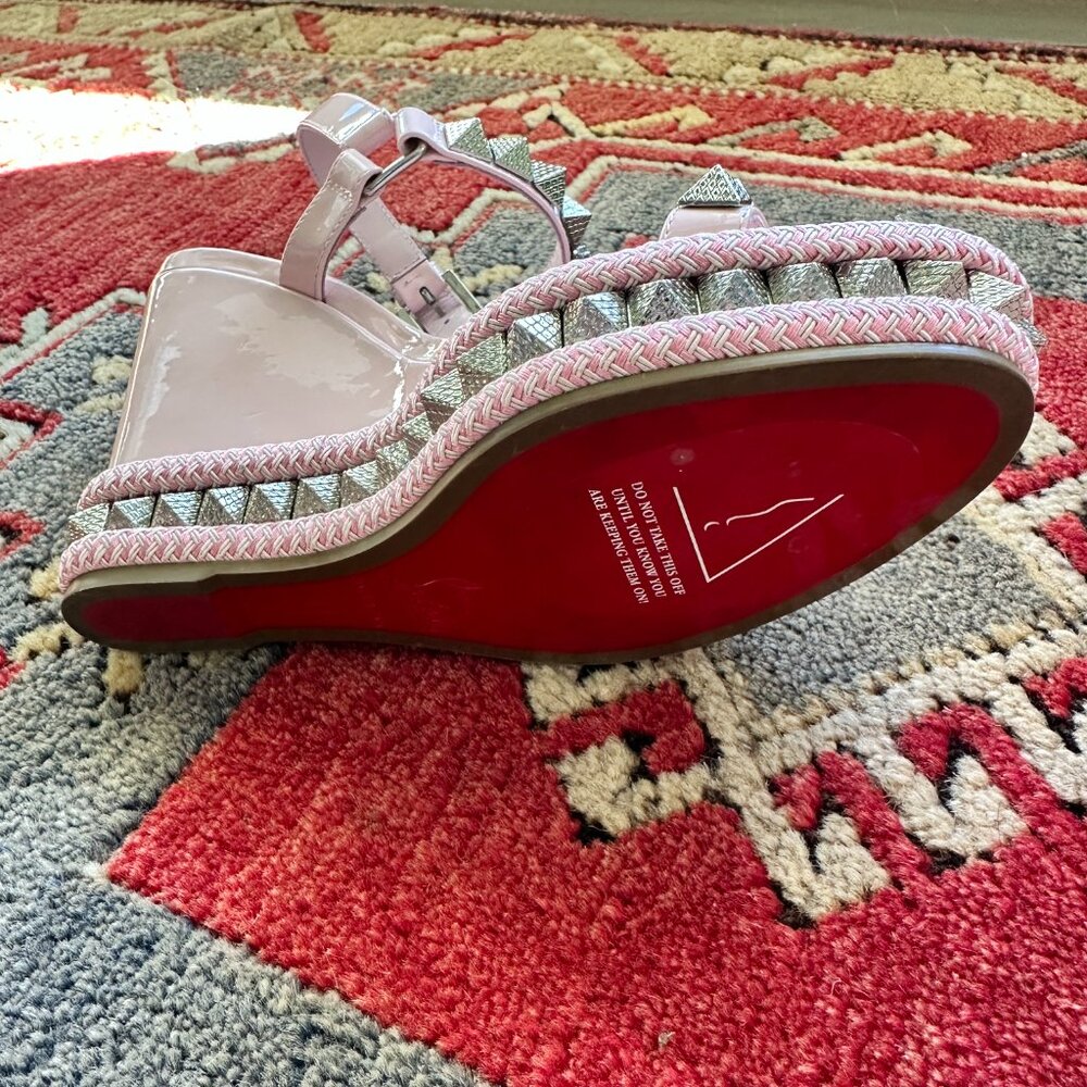 Christian Louboutin - Picture 4 of 4